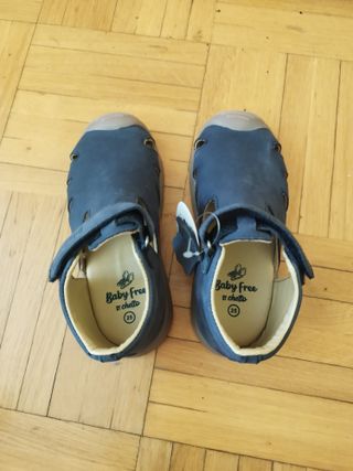 Sandalias de piel azul talla 25