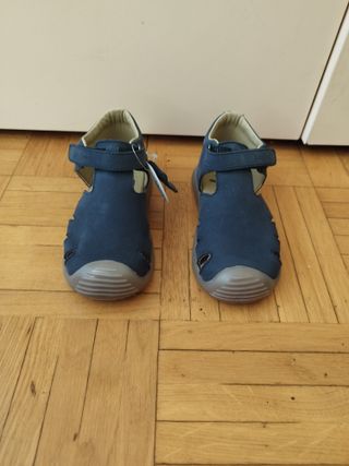 Sandalias de piel azul talla 25