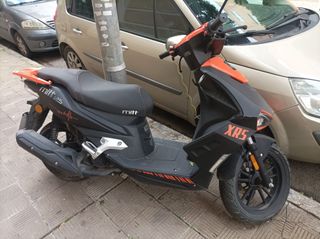 Ciclomotor XRS 125 2025 Negro/Naranja