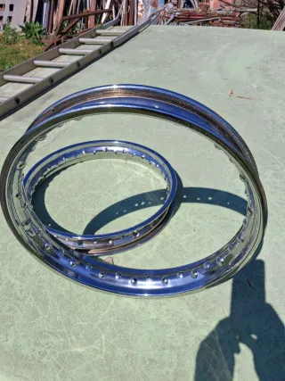 Llantas 18x2,15 nuevas.