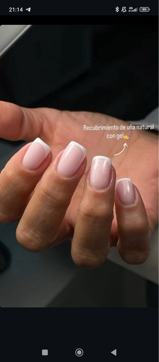 Manicura y pedicura francesa con diseño