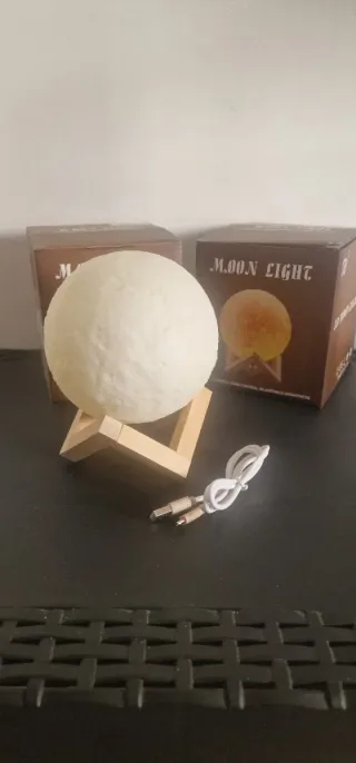 Lampada Luna 3D con Base in Legno