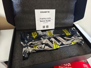 Gigabyte RX 7700 XT Tarjeta Gráfica 12GB