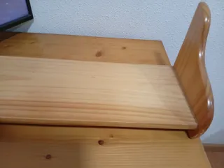 Estante de pino para TV