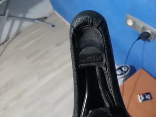 Sillín de bicicleta negro