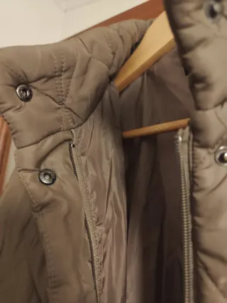 Sobretodo acolchado beige