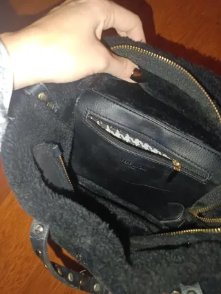 Bolso Pramoll Negro Pelo y Tachuelas