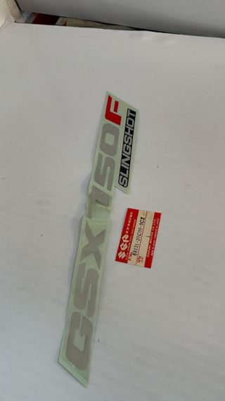 Emblema deposito para Suzuki, GSX750F. Ref. 68131-20C00-3CZ