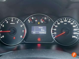 Kia Carens 1.6 GDi 99kW (135CV) Concept