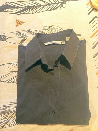 Camisa negra manga acampanada