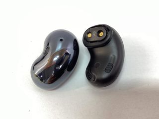 in-ear samsung buds live