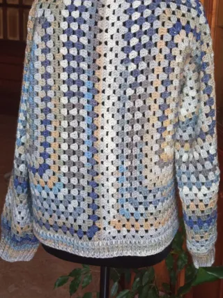 Chaqueta crochet talla única Contorno  104 cmmX 55