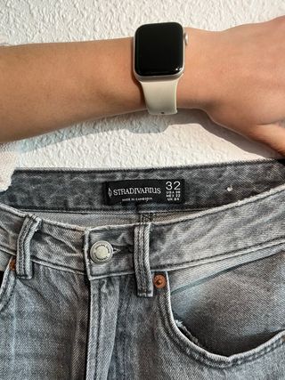 Pantalón vaquero Stradivarius gris talla 32