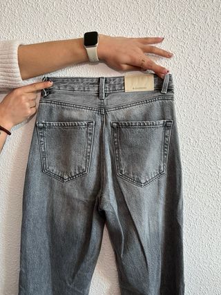 Pantalón vaquero Stradivarius gris talla 32