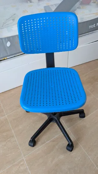 Silla infantil IKEA azul