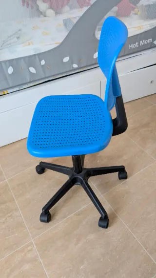 Silla infantil IKEA azul