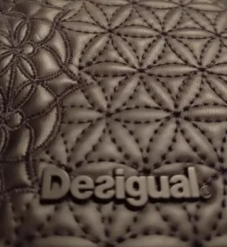 Bolso Desigual Rotterdam Carlota Negro Dorado