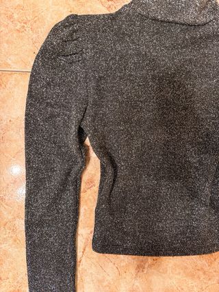 Camiseta H&M brillante cuello alto talla XS
