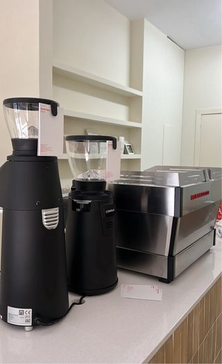 La Marzocco Linea PB 2 grupos con bascula