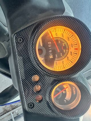 Areox 50 versione speciale valentino rossi