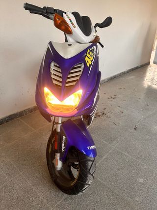 Areox 50 versione speciale valentino rossi