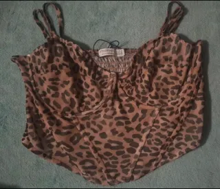 Top Stradivarius Animal Print Talla M