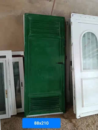 Puerta aluminio verde 88x210