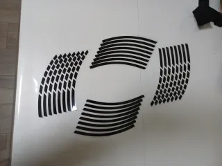 Pegatinas llanta 17 línea negra