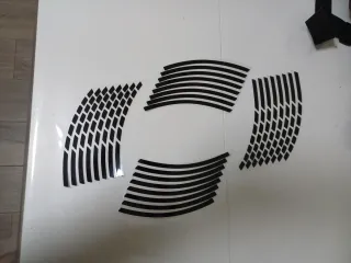 Pegatinas llanta 17 línea negra