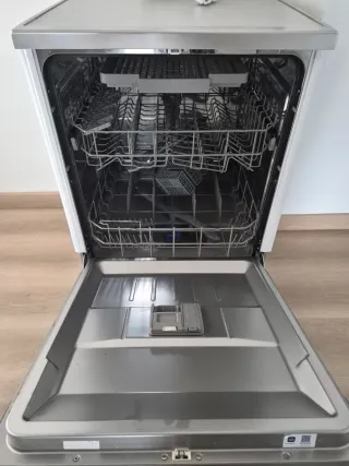 Lavavajillas Midea inox como nuevo + garantía