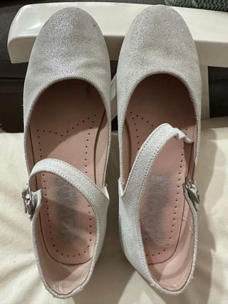 Zapatos de comunión plateados