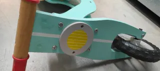 Bicicleta de madera sin pedales