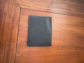 Portafoglio nero in pelle da uomo