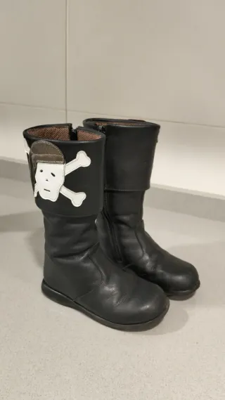 Botas pirata niño talla 26