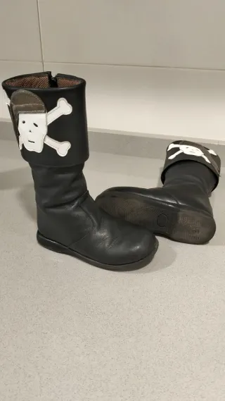 Botas pirata niño talla 26