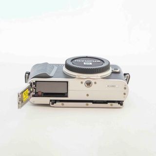 Cámara Olympus PEN E-PL9 + Regalos