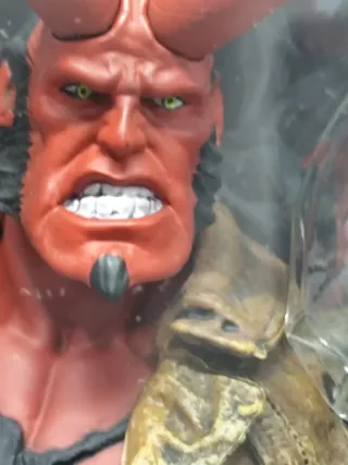 Action Figure Hellboy Mezco 20cm