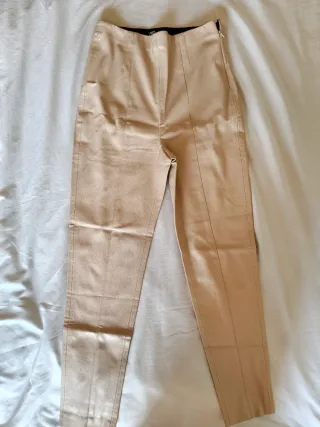 Leggings efecto piel beige