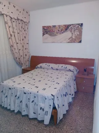 Habitación completa. Ubicación en Cornellá