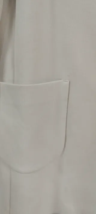 Chaquetón corto beige