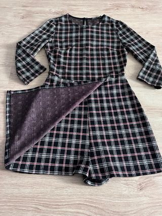 Mono falda pantalón Bershka talla XS
