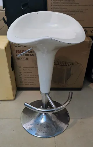 Silla giratoria blanca