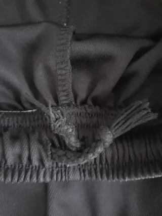 Conjunto deportivo negro