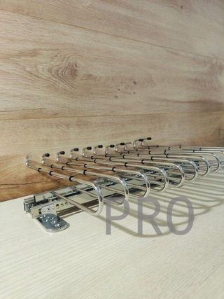 Pantalonero extraible para armario - Emuca