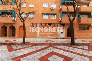 Local comercial en venta en Azucaica - Santa María de Benquerencia en Toledo