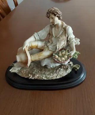 Pareja Figuras Policromadas con Peana Madera