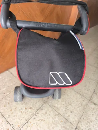 Triciclo para bebés rojo y negro Smoby