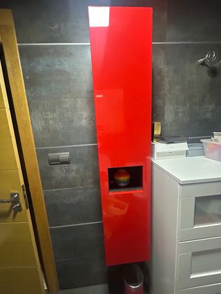 Mueble de baño Porcelanosa rojo