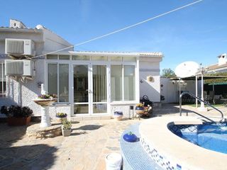 Chalet en venta en La Siesta - El Salado - Torreta en Torrevieja