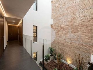 Oficina en alquiler en El Raval en Barcelona